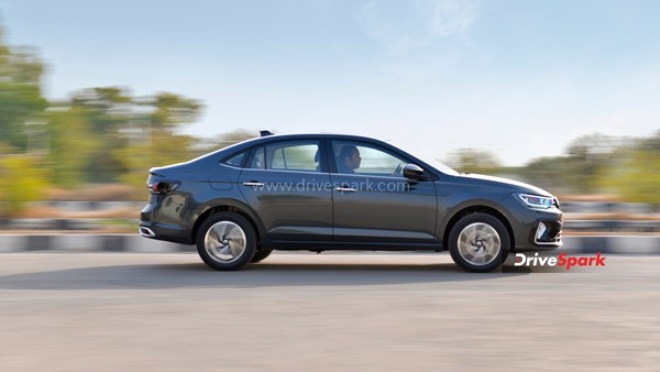 टॉपलाइन - 1.0-लीटर टीएसआई ऑटोमेटिक