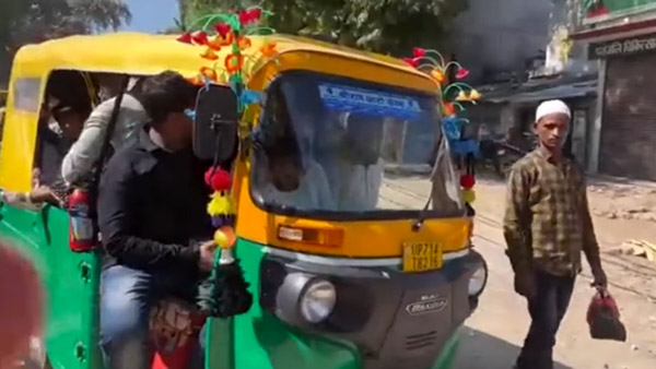 एक ऑटो में सवार थे 27 लोग, गिनती कर दंग रह गई पुलिस, लोगों ने कहा- ‘मिलना चाहिए अवाॅर्ड’