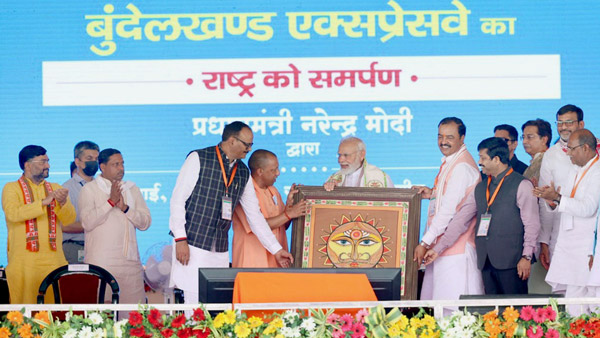 पीएम मोदी ने बुंदेलखंड एक्सप्रेसवे का किया उद्घाटन, 28 महीनों में पुरा हुआ परियोजना पर काम