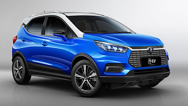 चीन की इस कंपनी ने टेस्ला को पछाड़ा, बन गई सबसे ज्यादा इलेक्ट्रिक कार बेचने वाली निर्माता