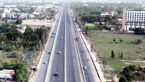 दिल्ली से मुंबई के बीच बनेगा इलेक्ट्रिक हाईवे, नितिन गडकरी ने दी जानकारी