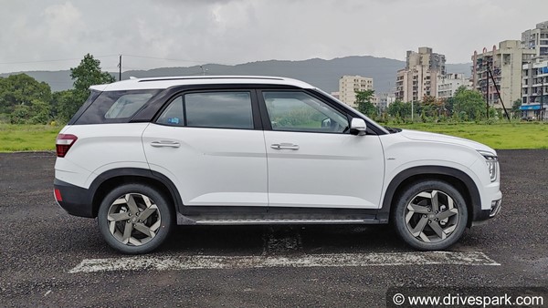 Hyundai Alcazar अब हो गई और भी किफायती, कंपनी ने लॉन्च किया इसका नया बेस-स्पेक वेरिएंट