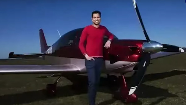 इस आदमी ने घर बैठे लॉकडाउन में बना डाला प्लेन, जानें कितने रुपये किए हैं खर्च