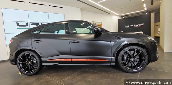 भारत में लेम्बोर्गिनी उरुस के 200 यूनिट्स हुए डिलीवर, है कंपनी की सबसे ज्यादा बिकने वाली कार