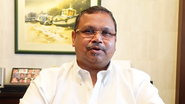 मिलिए Maruti Suzuki के इस डीलर से, जिनके पास है 45 एग्जॉटिक कार्स और 9 सुपरबाइक्स