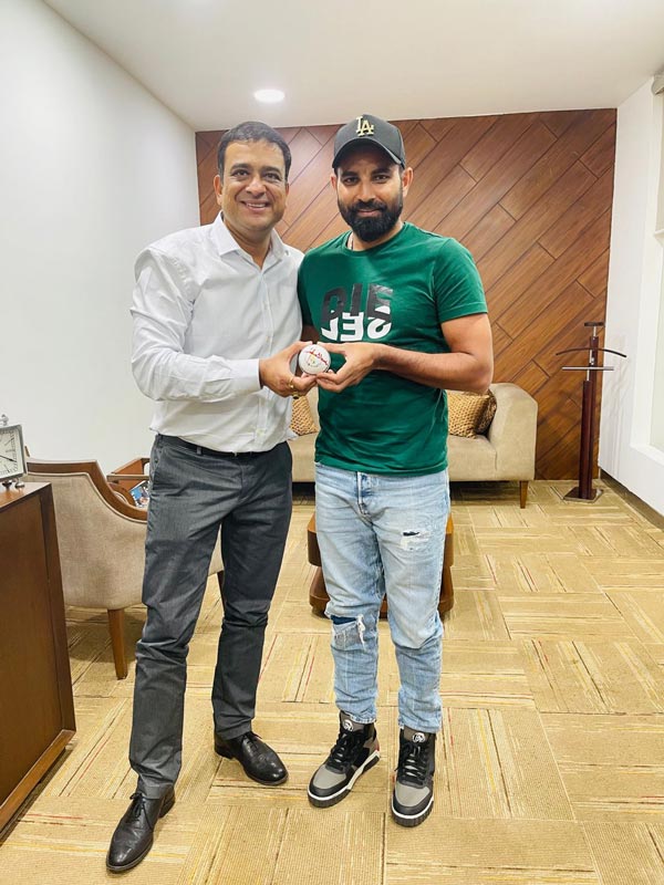 भारतीय क्रिकेटर मोहम्मद शमी ने खरीदी 1 करोड़ रुपये की जगुआर एफ-टाइप कार, जानें क्या है खासियत