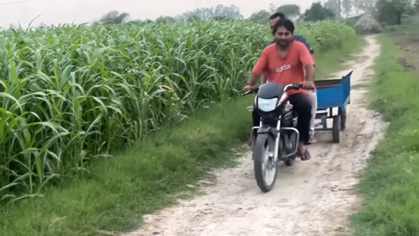 केवल 50 किलोमीटर चलकर बंद हो गई ओला स्कूटर, घर ले जाने के लिए लेना पड़ा हीरो की बाइक का सहारा