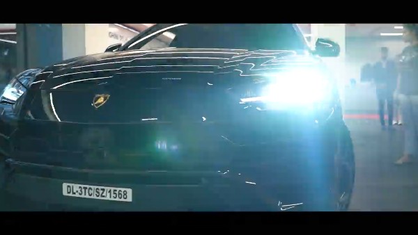 सिंगर बादशाह ने हाल ही में एक नई लैम्बोर्गिनी उरुस खरीदी है जो कि उनकी दूसरी उरुस है। इसके पहले वह यूज्ड लैम्बोर्गिनी उरुस खरीद चुके है और अब यह नई मॉडल दिल्ली में खरीदी है। बादशाह को लग्जरी कारों का शौक है और उनके गैराज में दुनिया की सबसे बड़ी कार कंपनियों की कारें मौजूद है, अब उनके कलेक्शन में एक और लैम्बोर्गिनी उरुस भी शामिल हो गयी है।