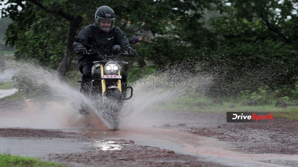 टीवीएस रोनिन रिव्यू: लुक, फीचर्स, वैरिएंट, इंजन, टेस्ट राइड जानकारी