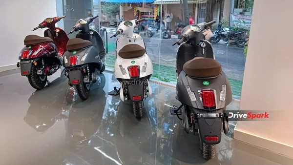 ई-स्कूटर निर्माता ईवीयम ने बेंगलुरु में लाॅन्च किया ‘एक्सपीरियंस सेंटर’, तीन इलेक्ट्रिक स्कूटरों की करेगी बिक्री