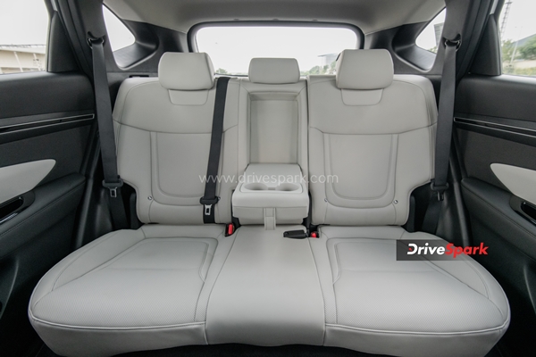 2022 हुंडई टक्सन रिव्यू: लग्जरी कम्फर्ट व शानदार प्रदर्शन का बेहतरीन पैकेज