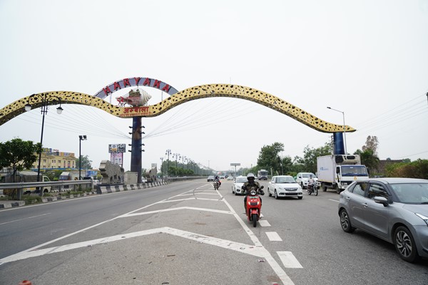 इस व्लॉगर ने इलेक्ट्रिक स्कूटर पर तय किया कन्याकुमारी से कश्मीर तक का सफर, जानें कैसे