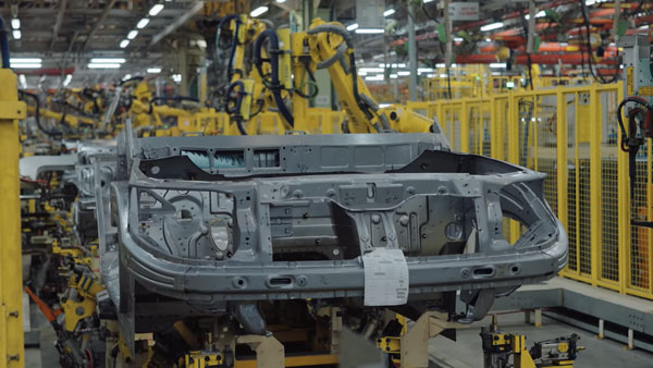 फैक्ट्री में कुछ इस तरह बनाई जा रही है महिंद्रा स्कॉर्पियो-एन, कंपनी ने वीडियो जारी कर दिखाया प्रोसेस