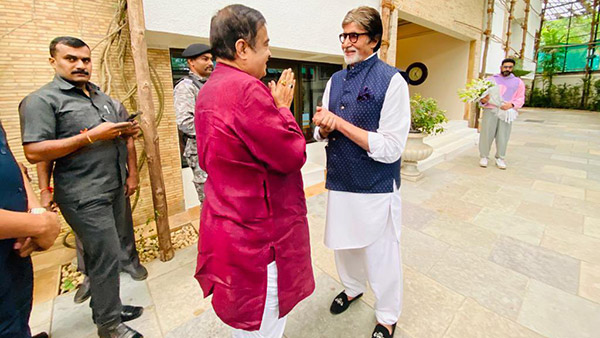 सड़क सुरक्षा मिशन के लिए अमिताभ बच्चन से मिले नितिन गडकरी, प्रचार में दिख सकते हैं ‘बिग-बी’