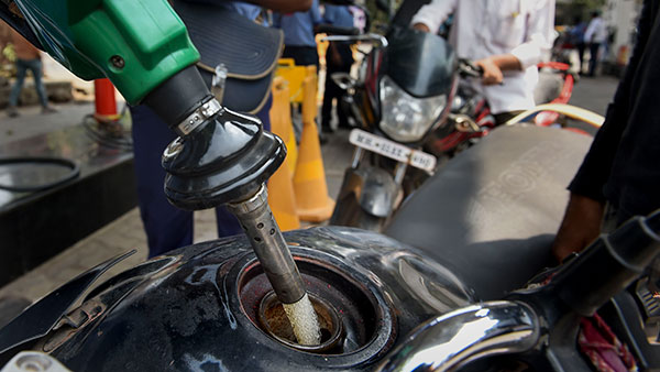 मारुति सुजुकी ने शुरू किया E85 वाहनों का विकास, 2023 में आ सकती है पहली फ्लेक्स इंजन कार मारुति सुजुकी ने शुरू किया E85 वाहनों का विकास, 2023 में आ सकती है पहली फ्लेक्स इंजन कार