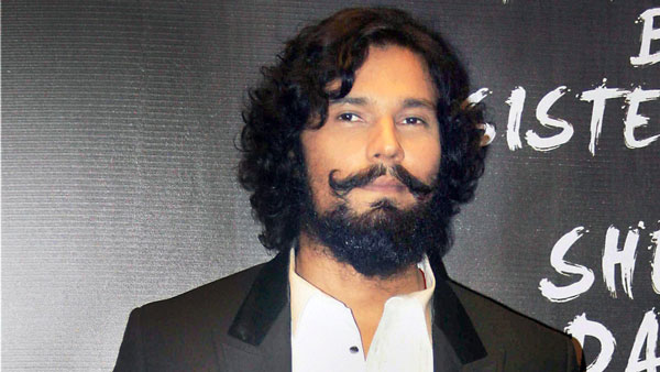 रणदीप हुड्डा मना रहे हैं 46वां जन्मदिन, जानिए कौन सी लग्जरी कारों के हैं मालिक