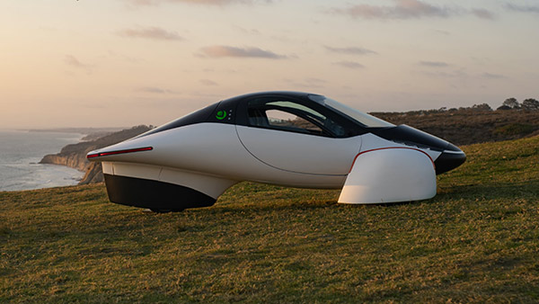 इस सोलर कार के सामने इलेक्ट्रिक कारें हुईं फेल, फुल चार्ज पर देती 1,600 किमी की रेंज