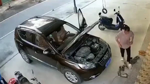 रिपेयरिंग के वक्त कार अपने आप हो गई स्टार्ट, मकैनिक को मारी टक्कर; जानें इससे बचने के उपाय