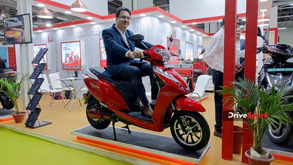 EV India Expo 2022: ईवीट्रिक राइड एचएस, माइटी प्रो इलेक्ट्रिक स्कूटर्स हुए लॉन्च, जानें कीमत, रेंज, चार्जिंग जानकारी