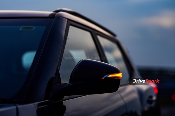 महिंद्रा एक्सयूवी400 ड्राइव रिव्यू: शानदार पाॅवर और परफाॅर्मेंस, क्या टाटा नेक्सन ईवी को दे पाएगी टक्कर?