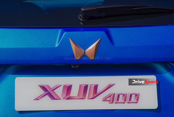महिंद्रा एक्सयूवी400 ड्राइव रिव्यू: शानदार पाॅवर और परफाॅर्मेंस, क्या टाटा नेक्सन ईवी को दे पाएगी टक्कर?