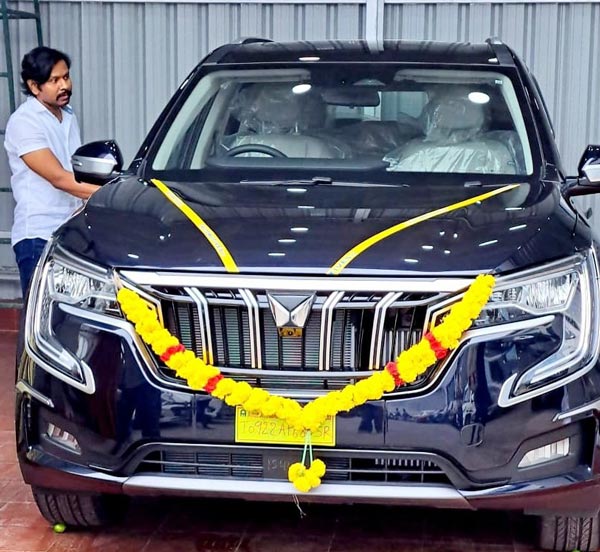 ग्राहक ने खरीदी एक्सयूवी700, आनंद महिंद्रा से साझा की परिवार की खुशी