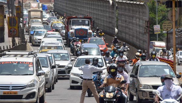 ट्रैफिक नियमों में सख्ती के बावजूद नहीं हो रहा सुधार, दिल्ली में पिछले साल 4 लाख कारों के कटे चालान