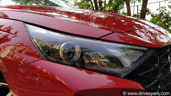 केबीसी शो में कविता चावला को मिली हुंडई आई20, जानिए इसके दमदार फीचर्स