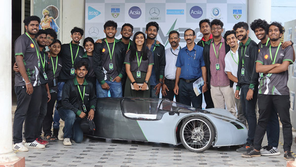 केरल के छात्रों ने बनाई दुनिया की सबसे हल्की इलेक्ट्रिक कार, वजन मोटरसाइकिल से भी कम