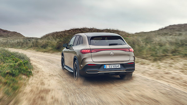 सिंगल चार्ज पर 600 किलोमीटर की रेंज वाली मर्सिडीज ईक्यूई इलेक्ट्रिक एसयूवी पेश, जानें खूबियां