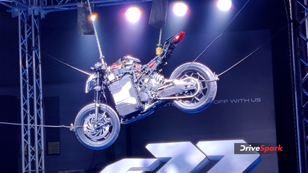 अल्ट्रावॉयलेट एफ77 सिंगल चार्ज पर देगी 307 किमी का रेंज, 23 अक्टूबर से शुरू होगी इसकी बुकिंग