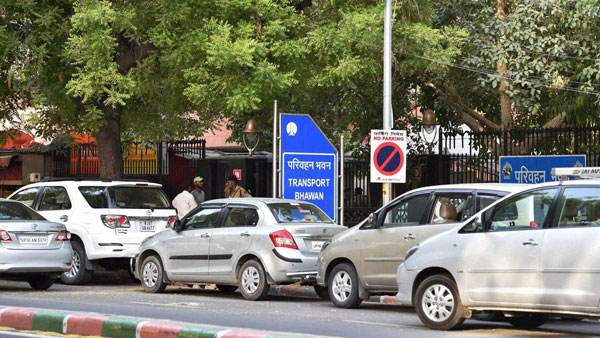  पुरानी कार कहीं भी पार्क करने वालों की अब खैर नहीं, जानिए क्या है नया नियम 