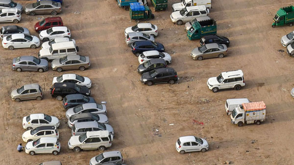  पुरानी कार कहीं भी पार्क करने वालों की अब खैर नहीं, जानिए क्या है नया नियम 