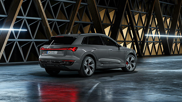 ऑडी की ये नई एसयूवी फुल चार्ज पर चलेगी 600 किमी, केवल 30 मिनट में हो जाएगी पूरी तरह चार्ज