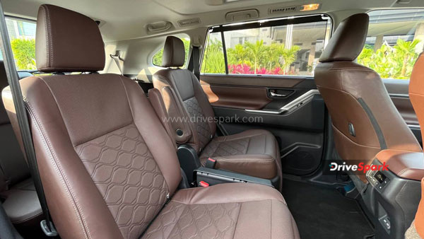 Toyota Innova Hycross Review: क्या दिखा पाएगी कमाल या हो जाएगी फेल? पढ़े रिव्यू