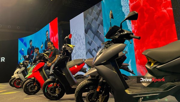 एथर ने लाॅन्च की नई 450X और 450 Plus स्कूटर, फीचर्स हुए अपडेट, जानें कीमत