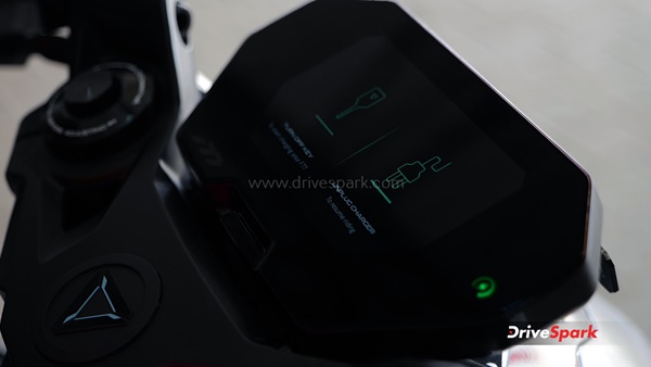 Ultraviolette F77: भारत की सबसे पाॅवरफुल इलेक्ट्रिक स्पोर्ट्स बाइक, पढ़ें राइड रिव्यू Ultraviolette F77: भारत की सबसे पाॅवरफुल इलेक्ट्रिक स्पोर्ट्स बाइक, पढ़ें राइड रिव्यू