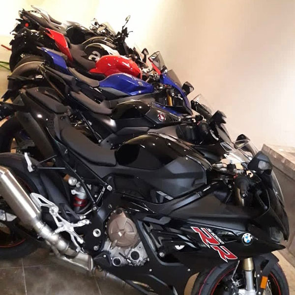 जॉन अब्राहम के पास है इन खतरनाक सुपर बाइक्स का गैराज, कलेक्शन देख रहीसी हो तो ऐसी