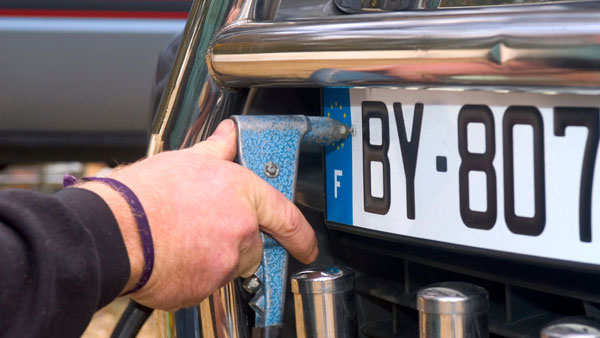 नंबर प्लेट 