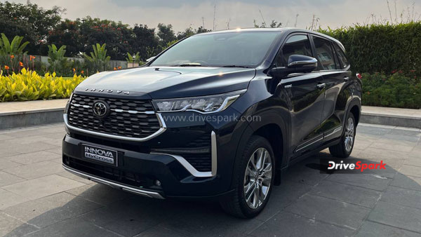 Toyota Innova Hycross