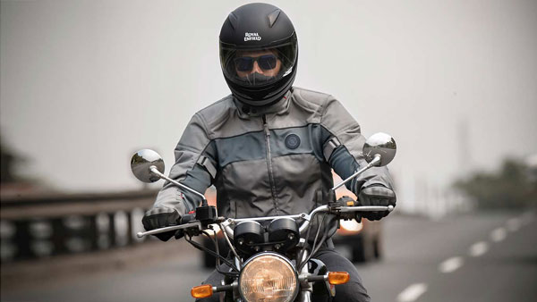अभी-अभी सीखा है बाइक चलाना तो इन 5 बातों का रखें ध्यान
