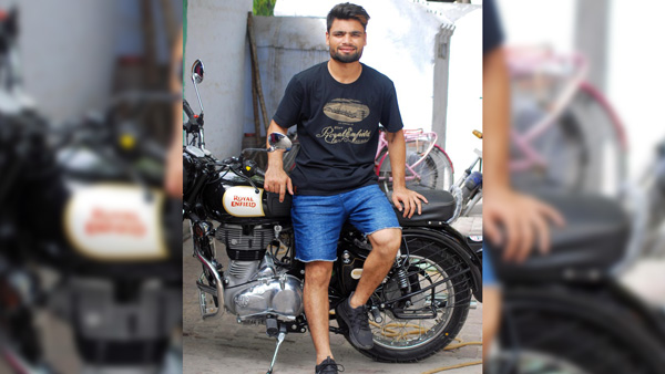 आईपीएल के सुपरस्टार रखतें है बाइक्स का शौक, गिफ्ट में दी मारुति ब्रेजा कार