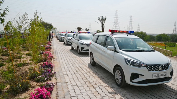 दिल्ली पुलिस ने अपने बेड़े में जोड़ी 250 कारें दिल्ली पुलिस ने अपने बेड़े में जोड़ी 250 कारें