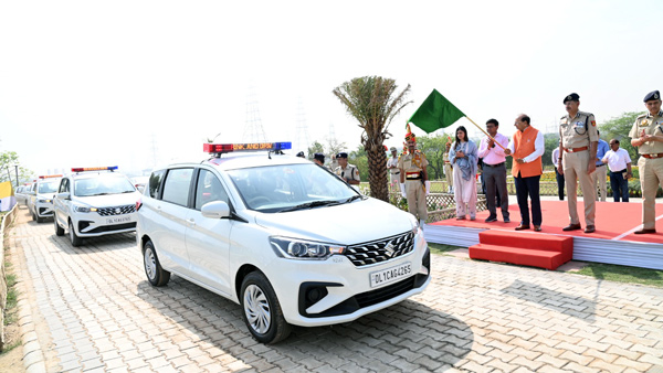 दिल्ली पुलिस ने अपने बेड़े में जोड़ी 250 कारें दिल्ली पुलिस ने अपने बेड़े में जोड़ी 250 कारें