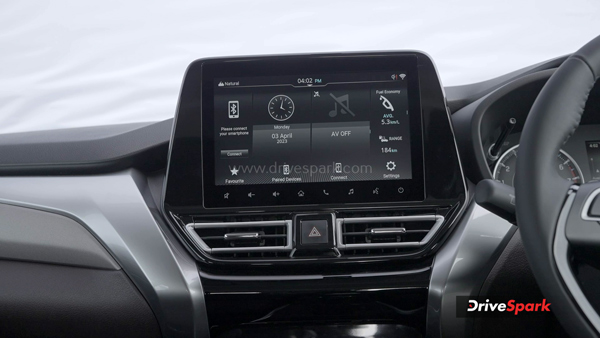 Maruti Suzuki Fronx Review Infotainment
