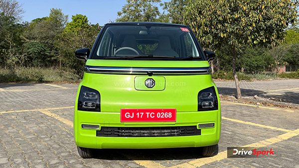 एमजी कॉमेट ईवी रिव्यू - क्या करती है प्रभावित? पढ़े 