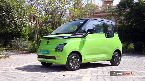 एमजी कॉमेट ईवी रिव्यू - क्या करती है प्रभावित? पढ़े 