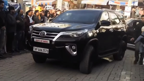 दलाई लामा के टोयोटा फॉर्च्यूनर की कीमत क्यों है 1 करोड़? दलाई लामा के टोयोटा फॉर्च्यूनर की कीमत क्यों है 1 करोड़?