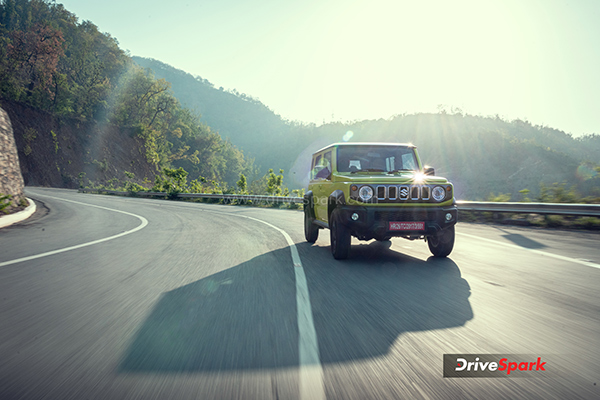 मारुति सुजुकी जिम्नी रिव्यू: जानें कैसा है इस एसयूवी का प्रदर्शन