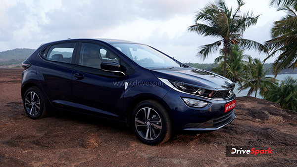 टाटा अल्ट्रोज आईसीएनजी रिव्यू: इंजन, प्रदर्शन, बूट स्पेस